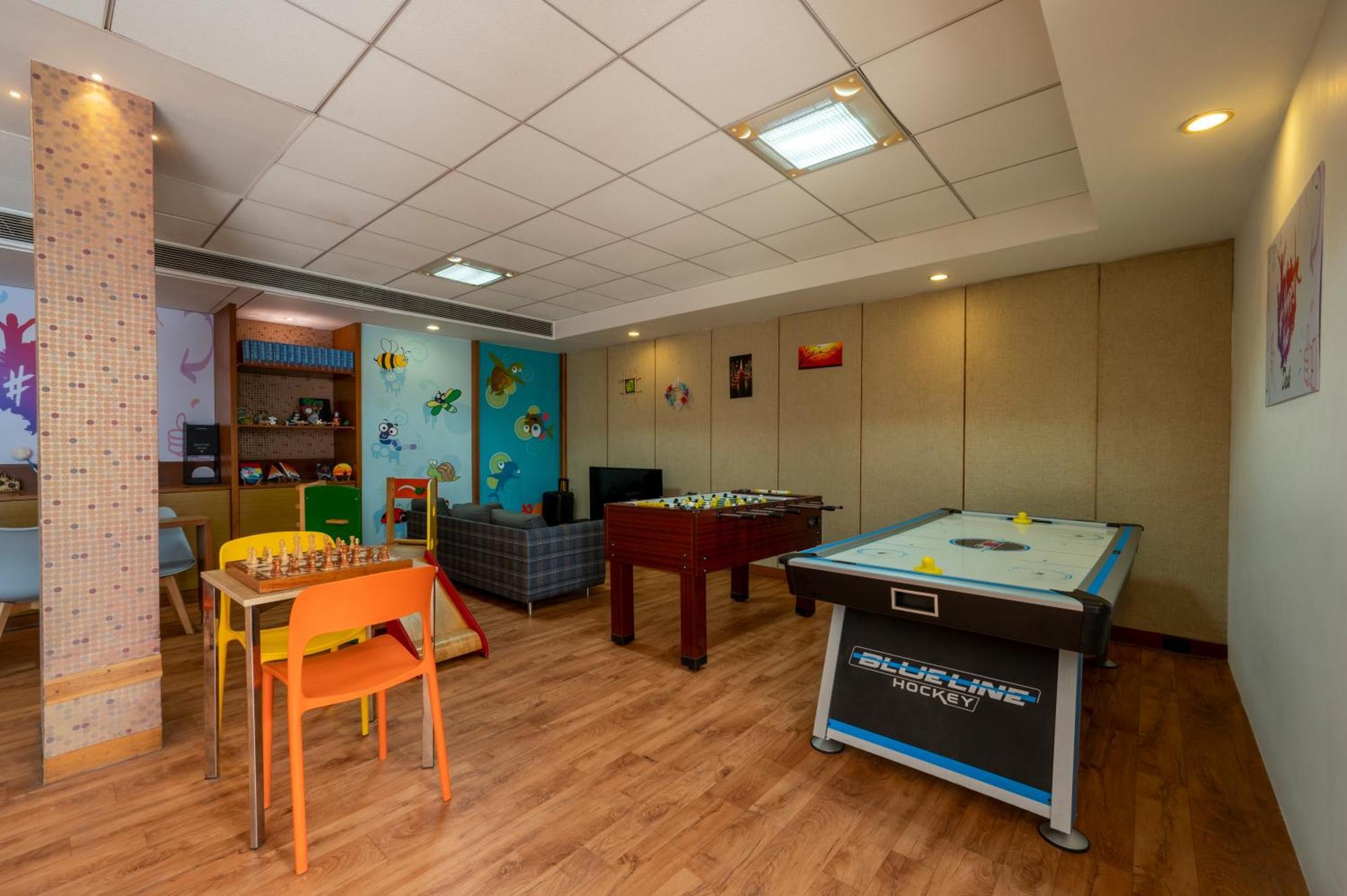 Club Mahindra Kensville Ahmedabad Exterior foto
