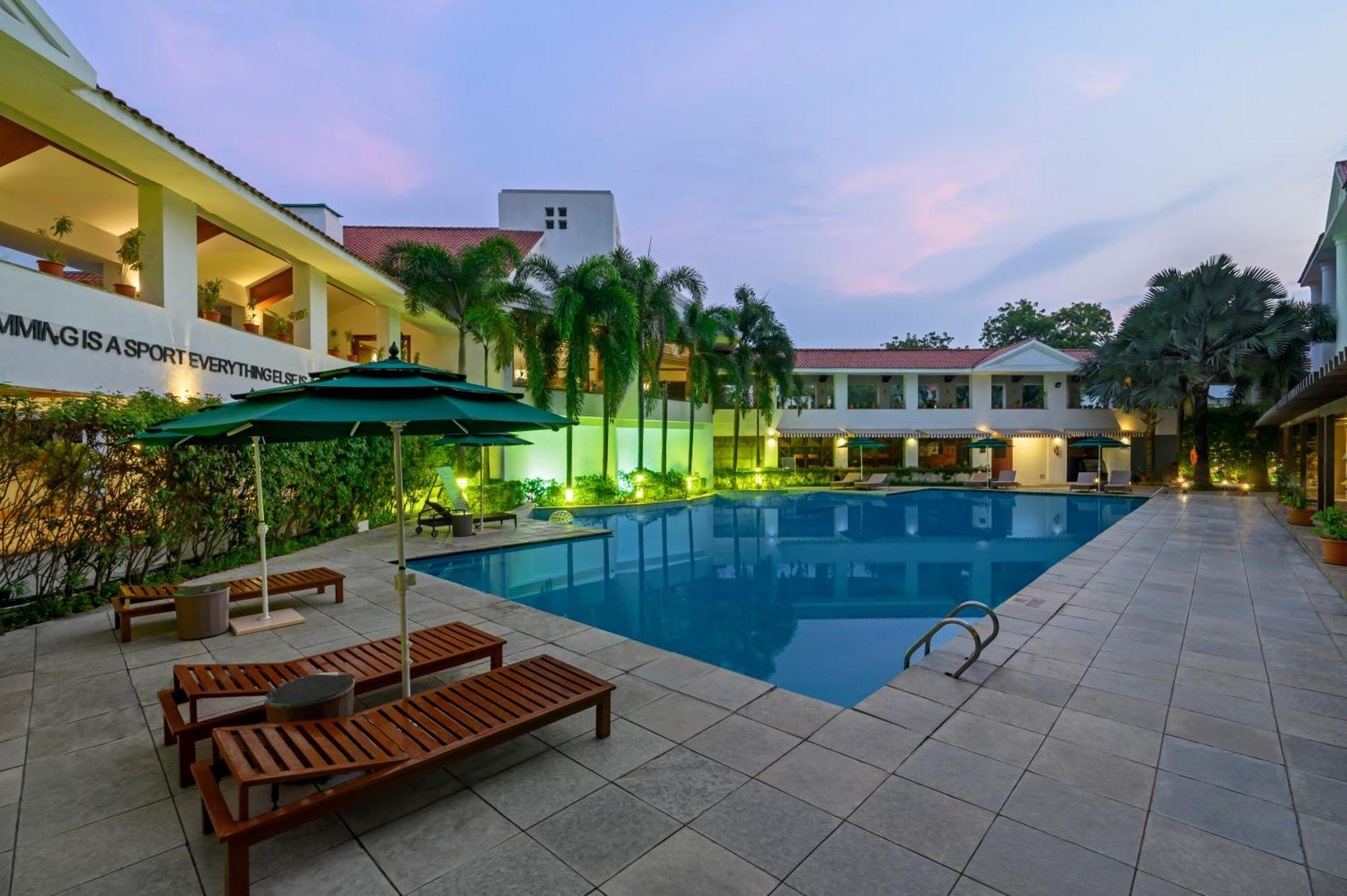 Club Mahindra Kensville Ahmedabad Exterior foto